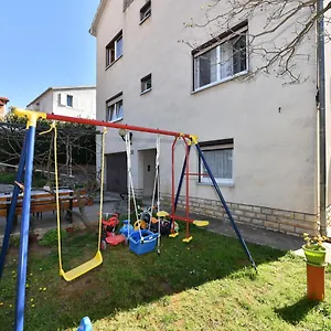 Traditional In With Garden Appartement Zadar